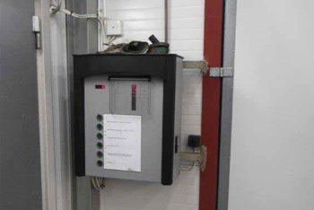 Tvatthall-med-skenor4